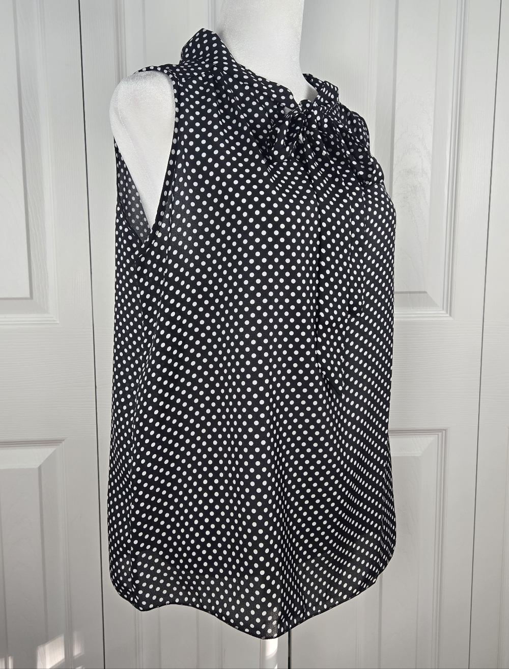 Jon & Anna Polka Dot Sleeveless Blouse Size Medium
